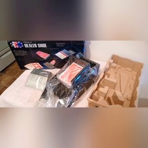 Professional Dealer Shoe. Bring the Las Aegas game home. (BRAND NEW).